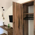 Hotel Dvur Pecinov 4*