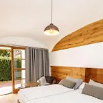 Dvur Pecinov Hotel 4*