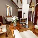 Dvur Pecinov Hotel
