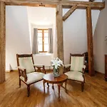 Dvur Pecinov 4*