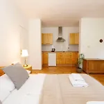 Hotel Dvur Pecinov Benesov (Central Bohemian)