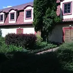 Dvur Pecinov Hotel Benesov (Central Bohemian)