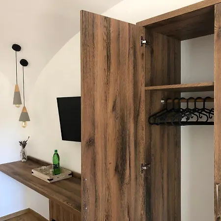 ホテル Dvur Pecinov 4*
