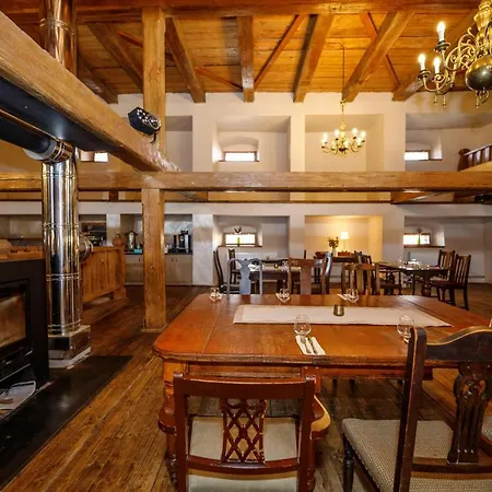 Hotel Dvur Pecinov 4*