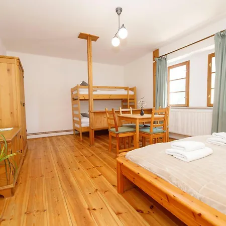 Hotel Dvur Pecinov