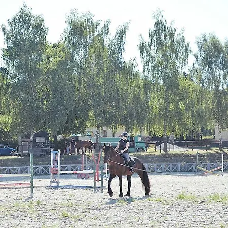 Otel Dvur Pecinov