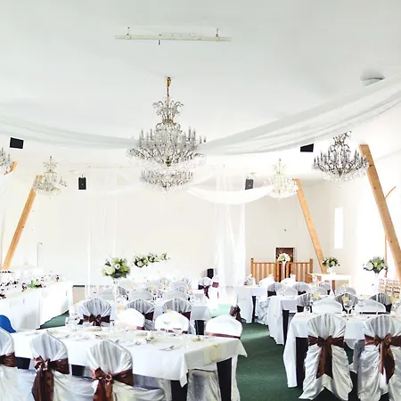 Hotel Dvur Pecinov