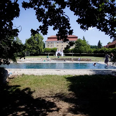 فندق Dvur Pecinov 4*