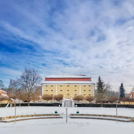 Dvur Pecinov Hotel Benesov (Central Bohemian)