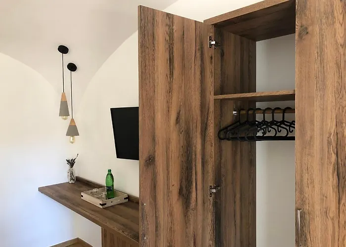 Hotel Dvůr Pecínov 4*