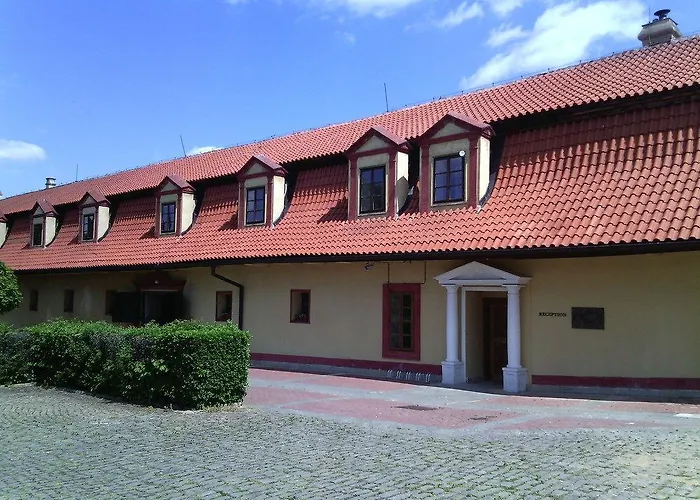Dvůr Pecínov 4* Benesov (Central Bohemian)