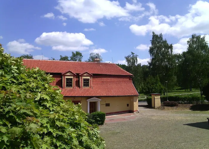 Dvůr Pecínov Benesov (Central Bohemian)