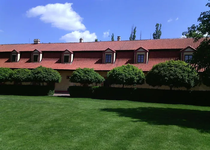 Dvůr Pecínov Hotel